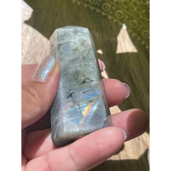 Golden Green Labradorite Tower - Picture 7 of 9